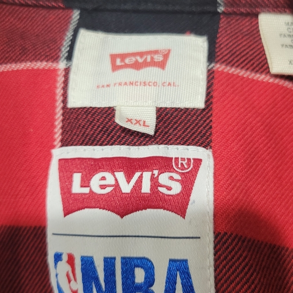 Chicago bulls levis fannel - Picture 2 of 3